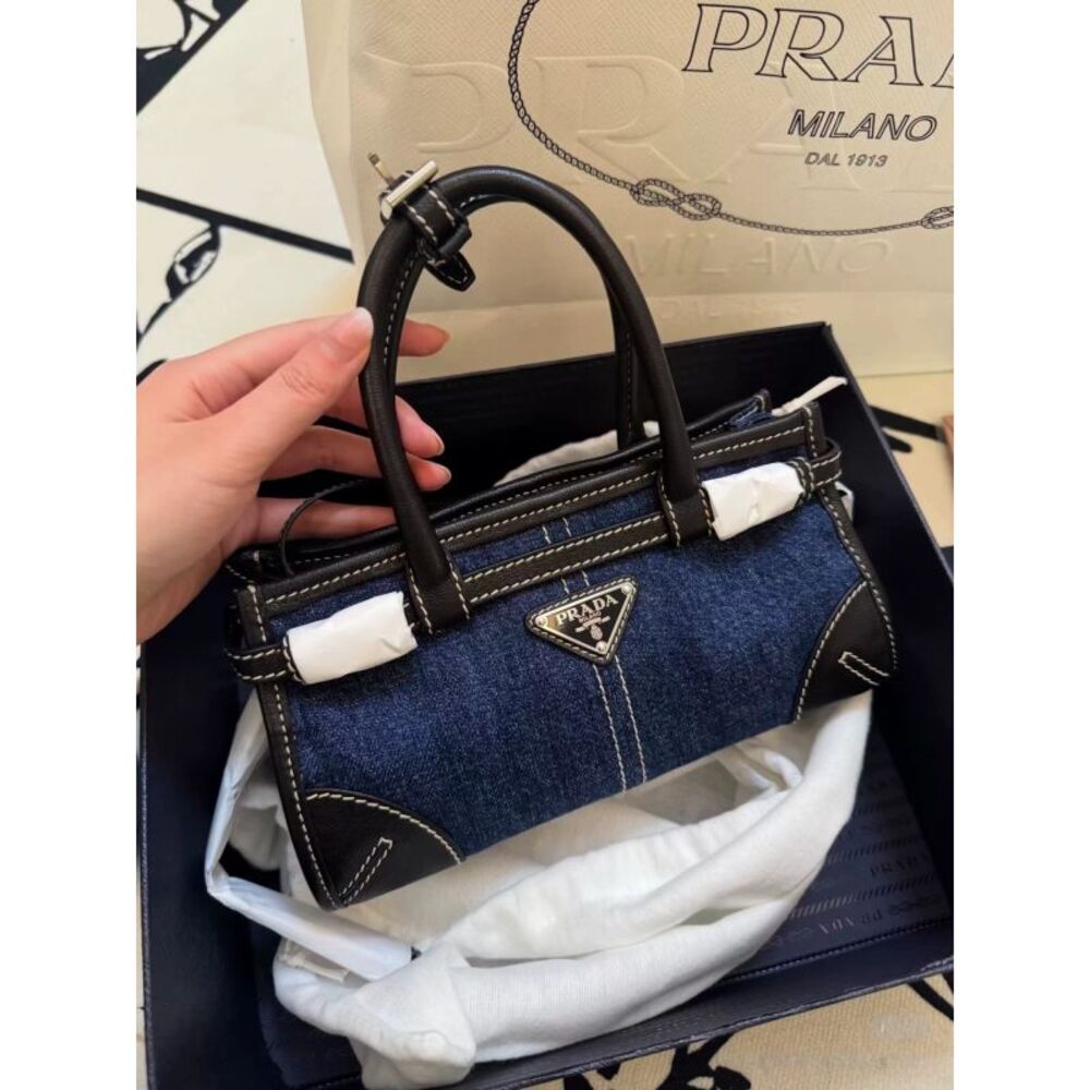 Prada Women Pre-Loved Bag Very Good Condition